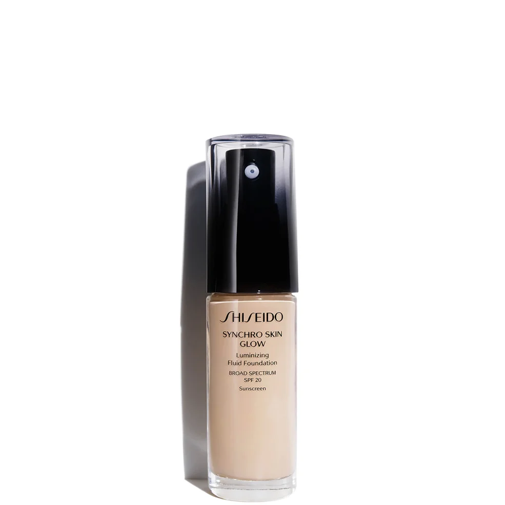 Shiseido Synchro Skin Glow Luminizing Foundation 30ml (Various Shades) Image 1